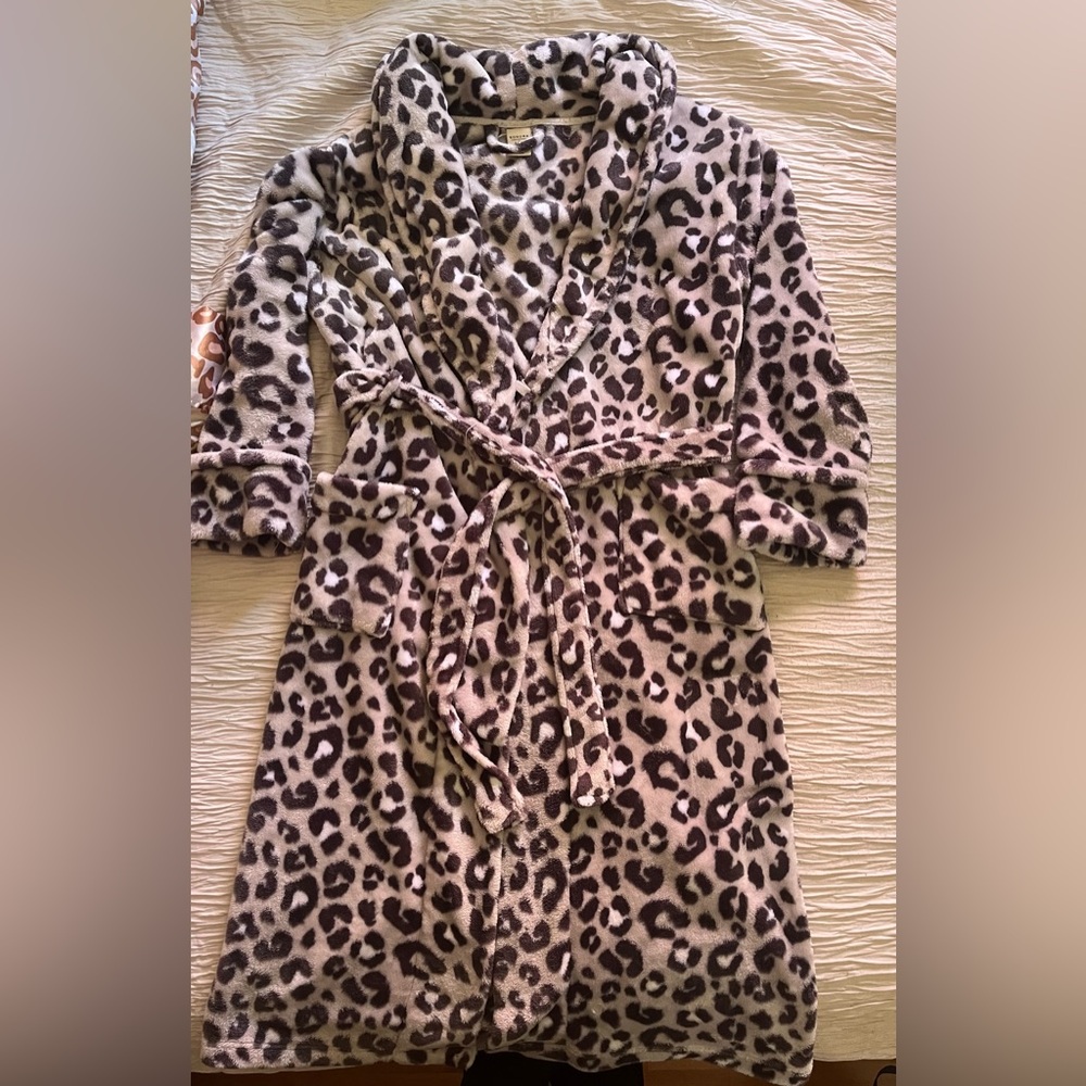 Leopard Print Women's Robe - Picture 2 of 3